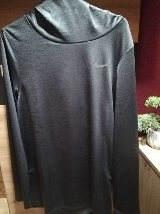 Оригинална есенна блуза на Nike!