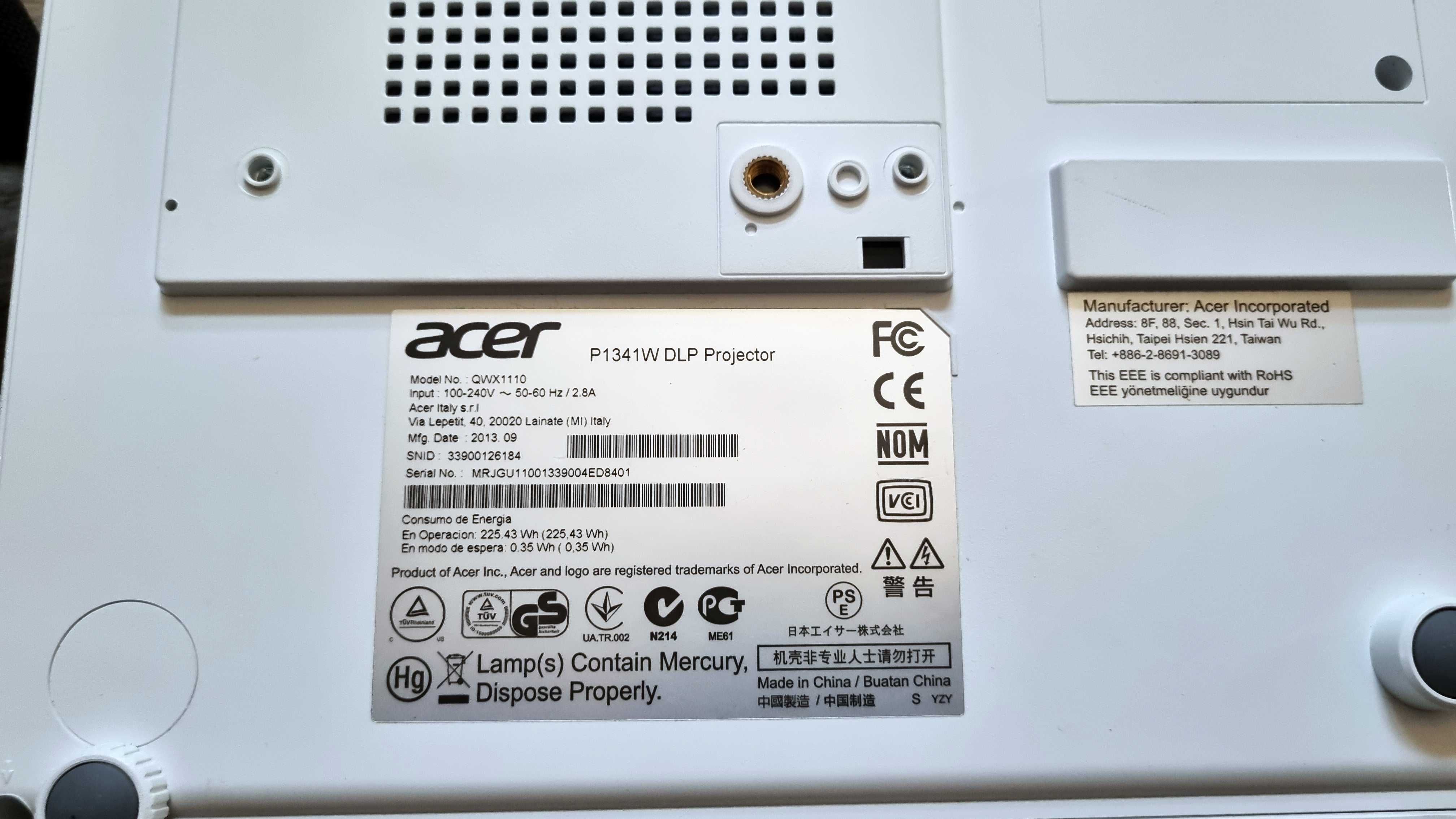 Videoproiector Acer P1340W 3D 1080p Contrast 10000:1/2700Lumeni+ Cadou
