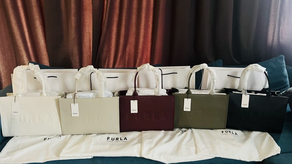 Чанти FURLA NIOBE.100% оригинал. Нови, с етикети,сериен номер !