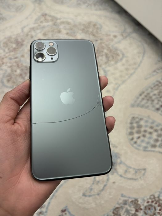 Продам Айфон 11 про макс