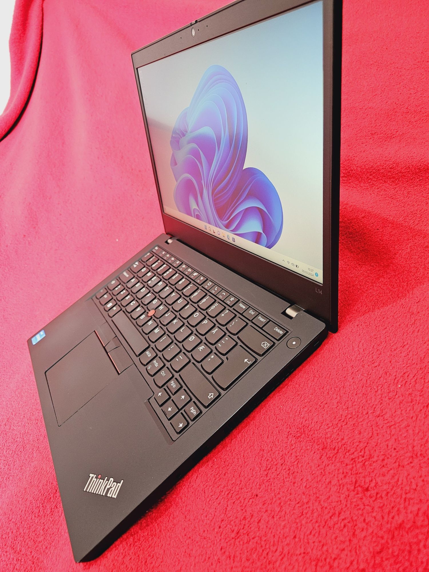 Vand laptopuri Lenovo Thinkpad i3 gen 11 model 2023
Dețin 3 bucati