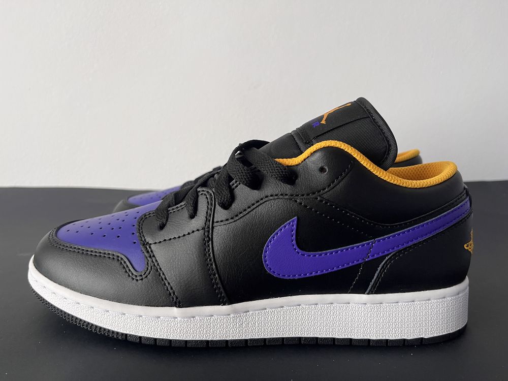 Vand Jordan 1 Low Dark Concord marimea 40