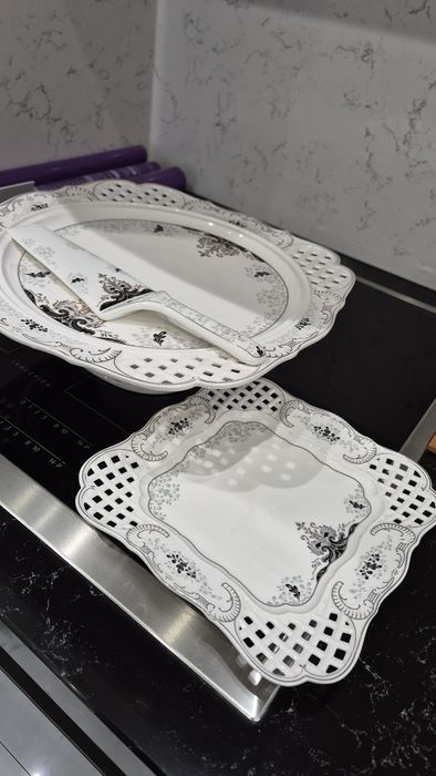 Процеланов сервиз за торта