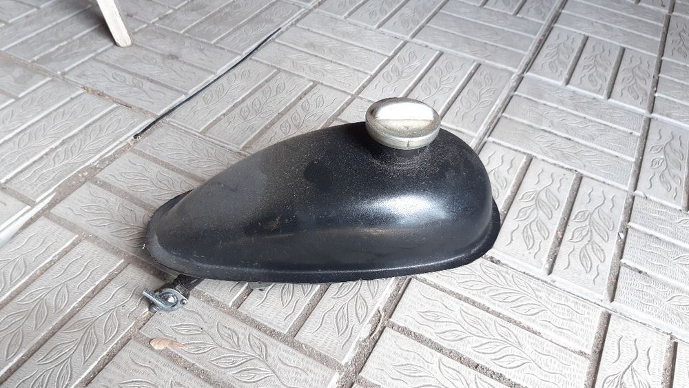 Бак 2л на велосипед с двс мотором