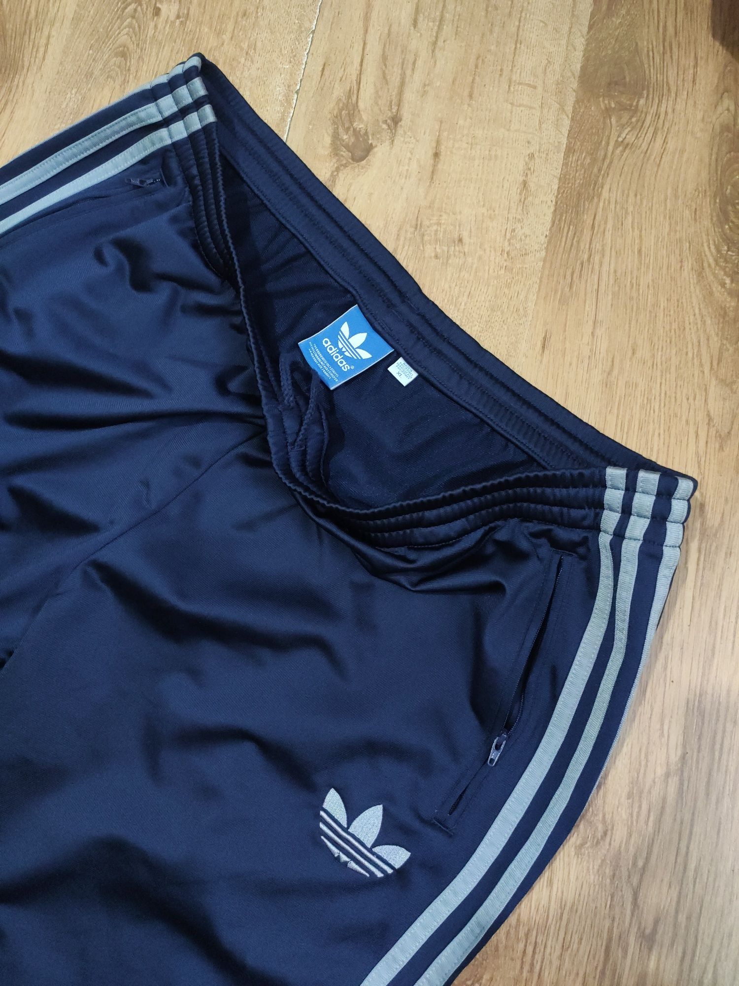 Pantaloni Adidas Originals drepți mărimea XL