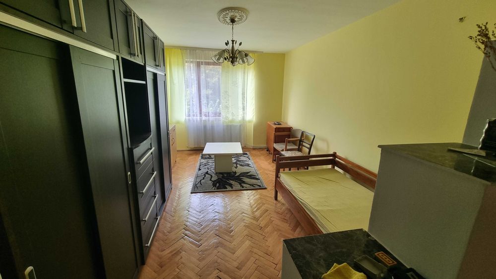 Inchiriez apartament zona str Petre Dulfu, 3 camere decomandat