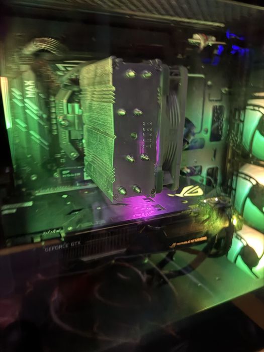 Ryzen 5600x / 1080ti Rog Strix / 32GB Ram / Геймърски компютър