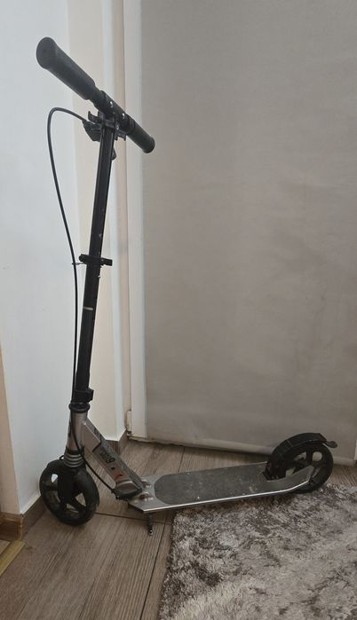Trotineta oxelo MID 9
Este concepută