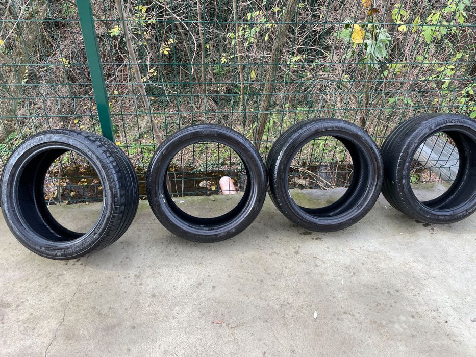 Летни гуми BRIDGESTONE *245/40/18*
