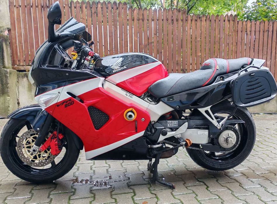 Honda VFR 800F V-Tec Vand HONDA VFR 800 FI / 1998 / stare foarte buna / baterie noua