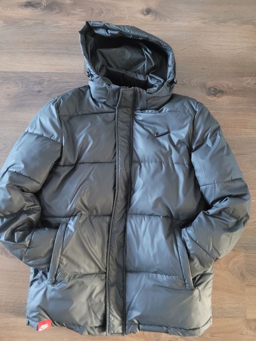 Продам зимнию ЭКО кожаную куртку подросткову..В отличном состоянии.