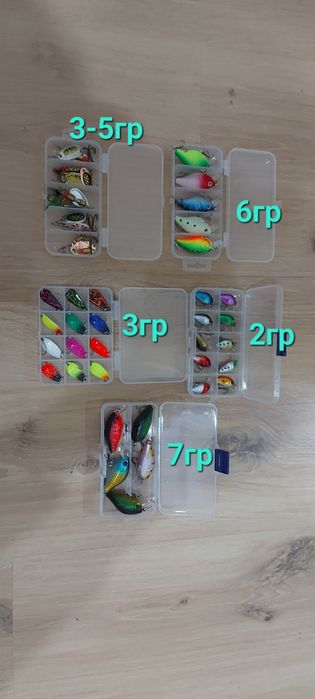 Воблери, блесни, клатушки, примамки за риболов в кутия,  воблер