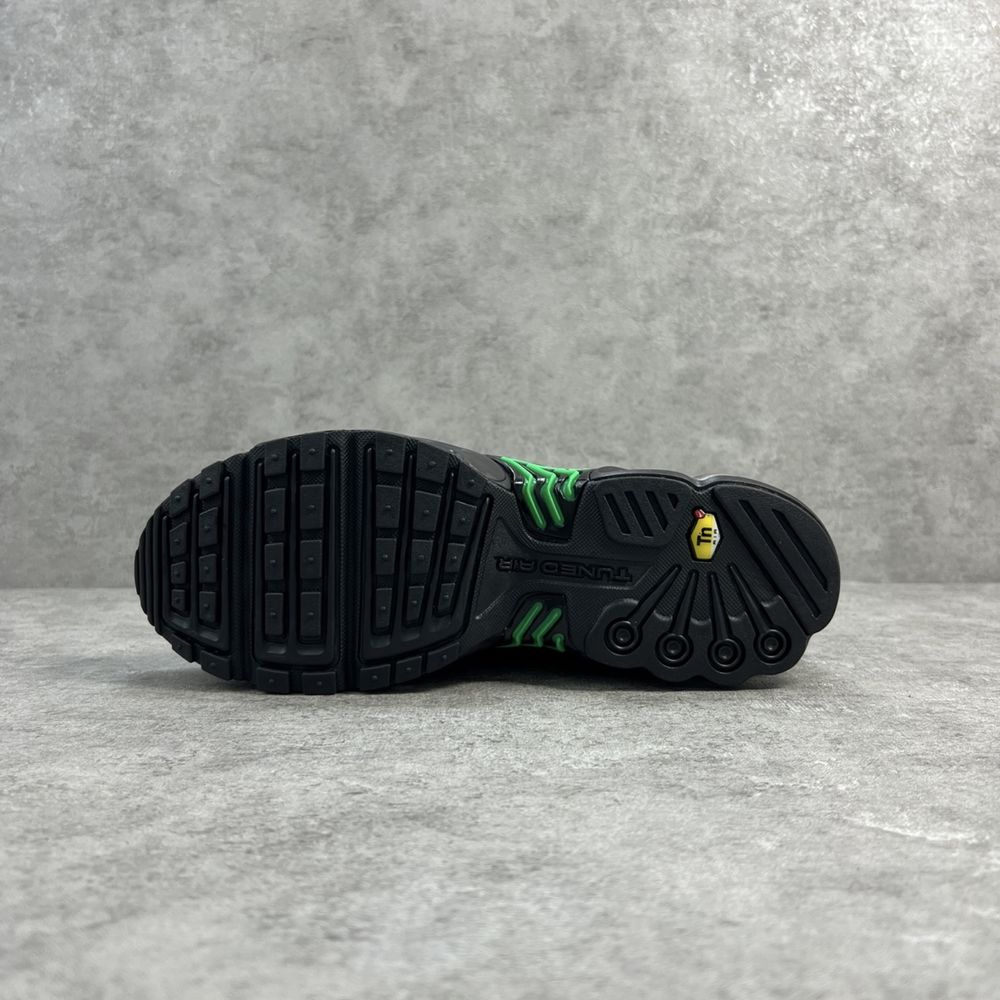 Nike Air Max Plus III Negro Verde- 40/41/42