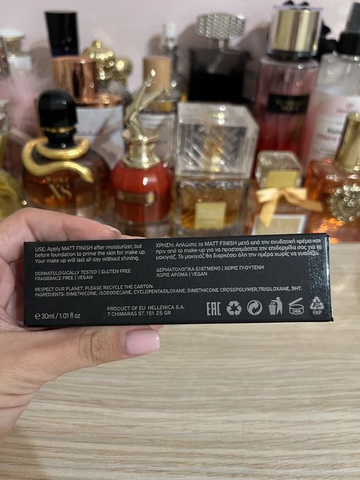 Baza machiaj Radiant matifianta ten gras mixt pentru exces sebum