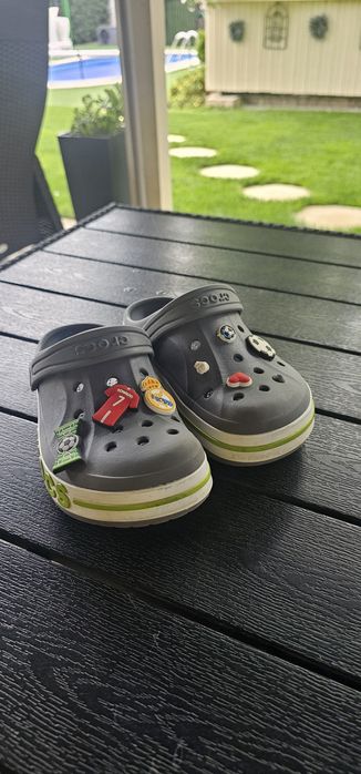 Vând crocs copii
