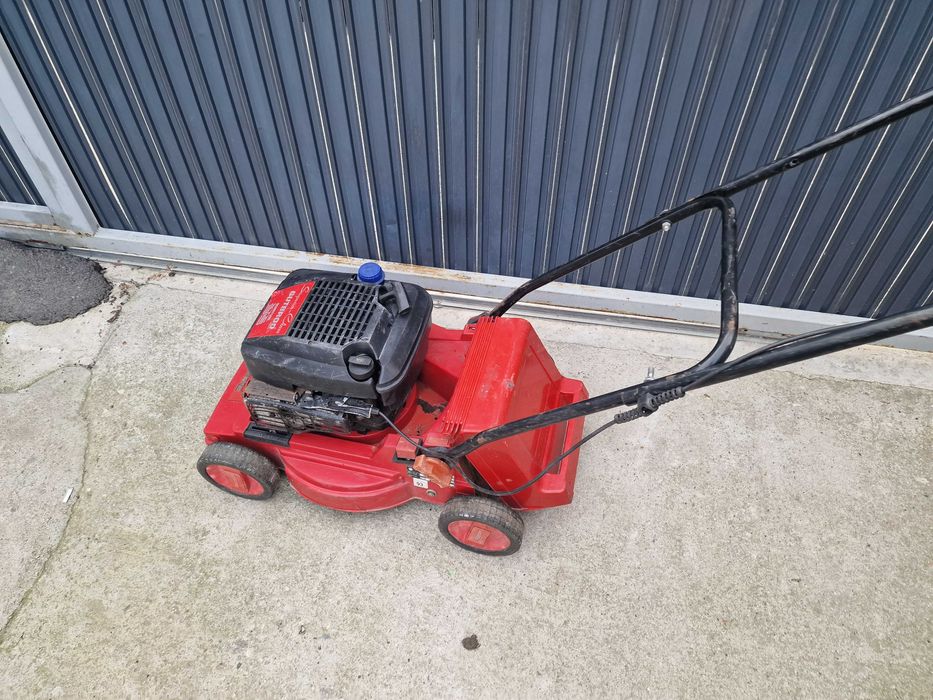 Masina de tuns iarba  pe benzina 4CP Perfecta Pornire usoara