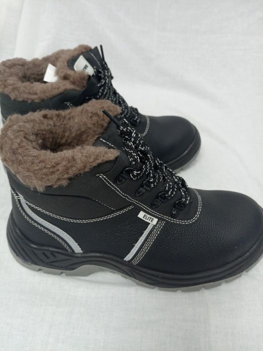 Зимнии спец,  ботинки мужской  сатылады новый размер 44, бірақ 43 ке ж