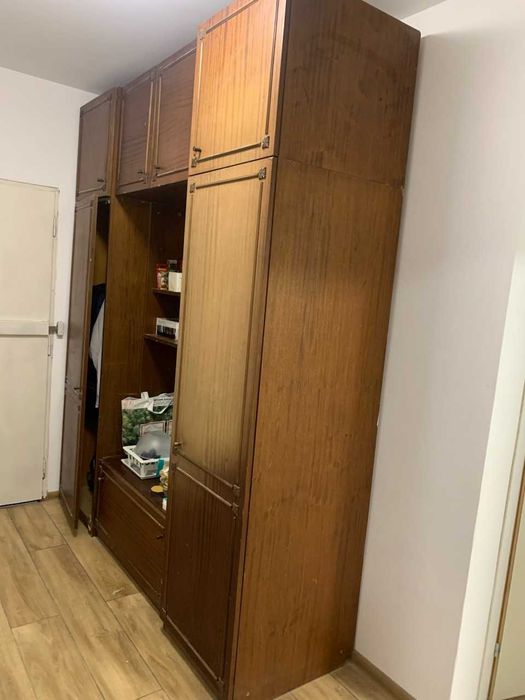 Подарявам гардероб секция