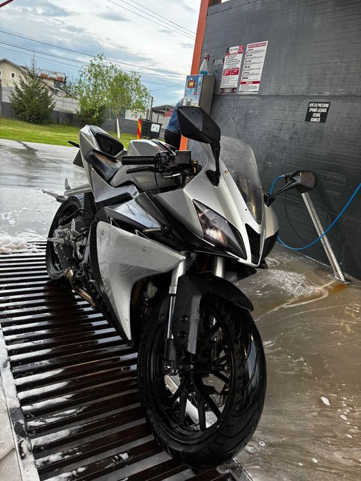 Yamaha YZF R125 2014