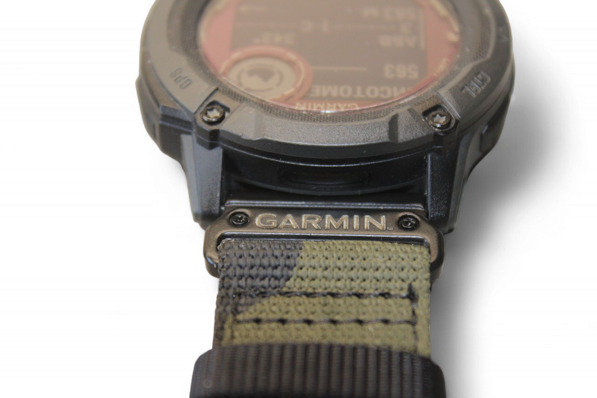 Текстилна камуфлажна каишка за Garmin Instinct 2X – здрава, удобна.