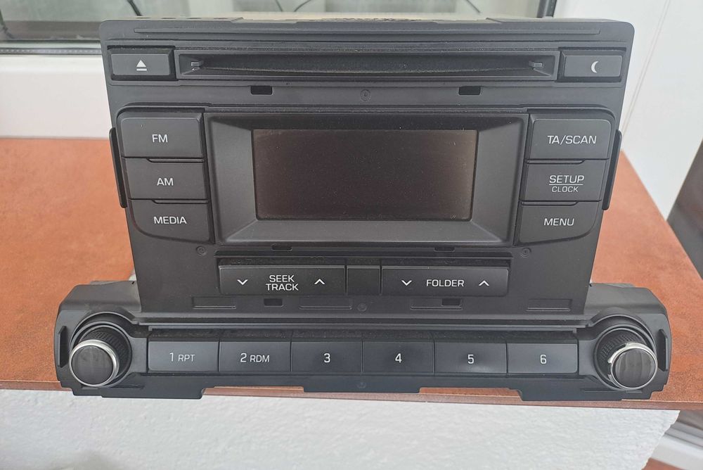 Radio CD + Grila ventilatie - Hyundai Elantra 2017