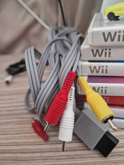 2 Nintendo WII cu accesorii si Jocuri
