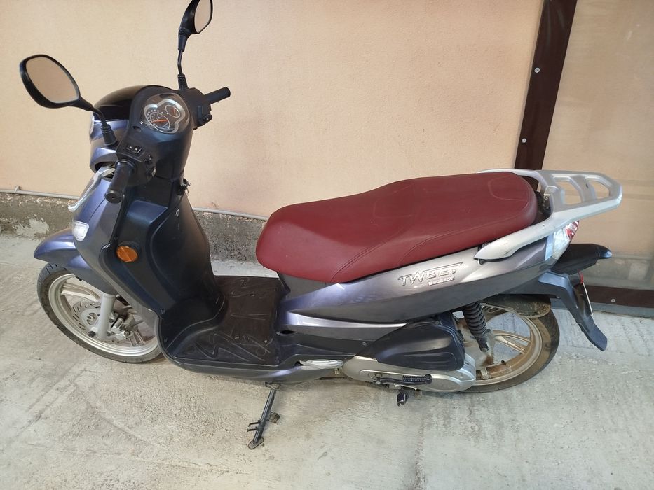 Продавам скутер Пежо