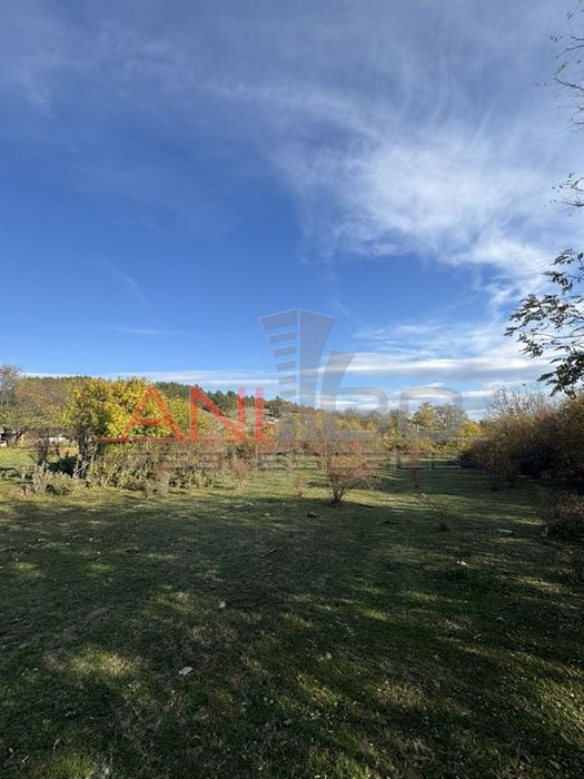 Парцел в София, област-с.Драговищица площ 3250 цена 98900