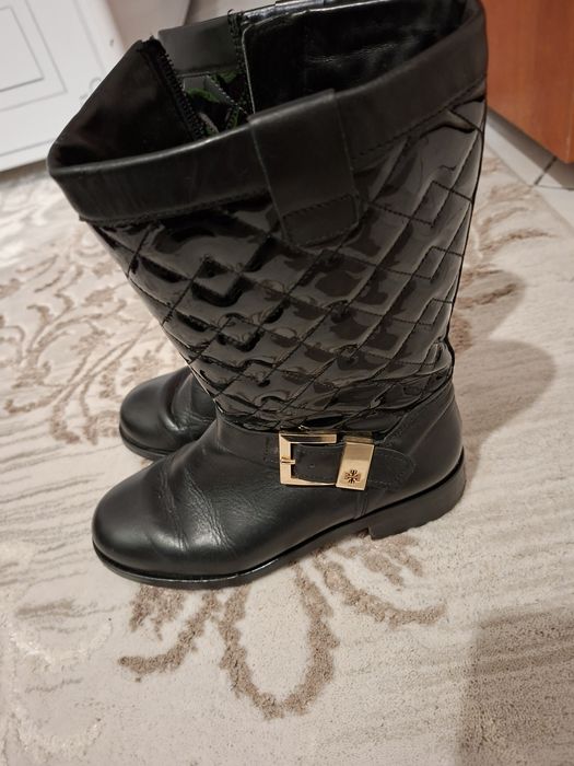 Vând cizmulițe din piele naturala noi