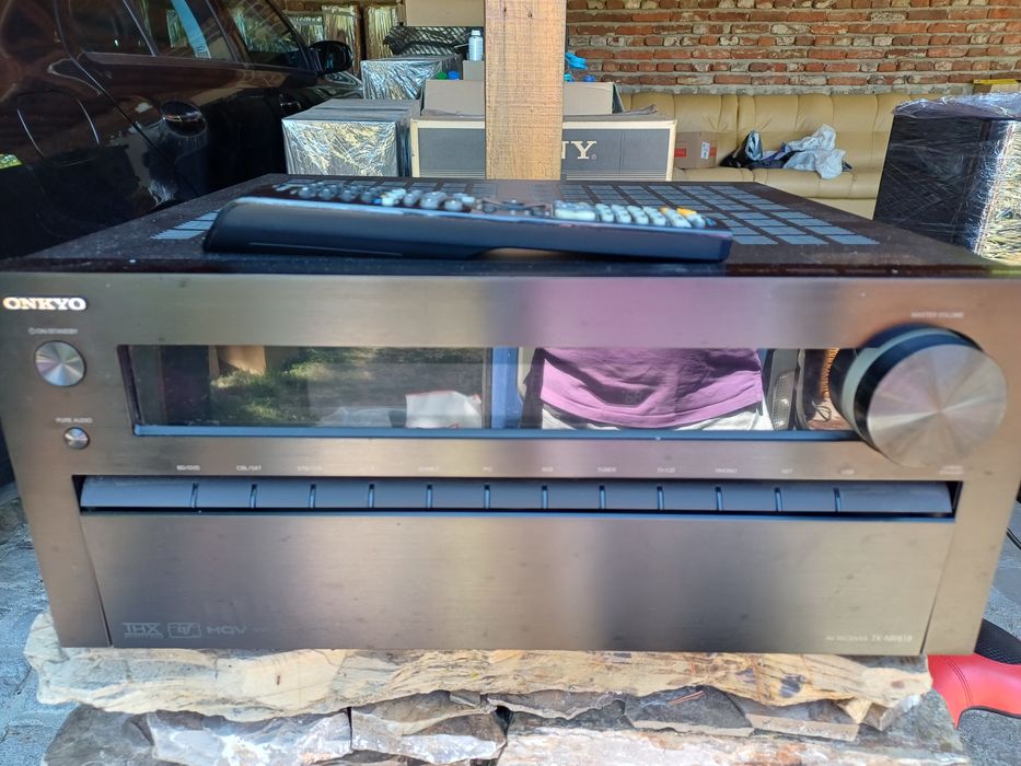 Ресийвър ONKYO TX-NR 818