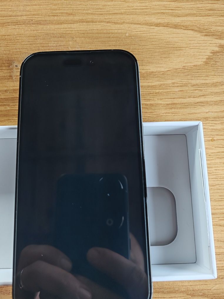 Продавам iPhone 14pro 128GB Black 100%капацитет на батерията