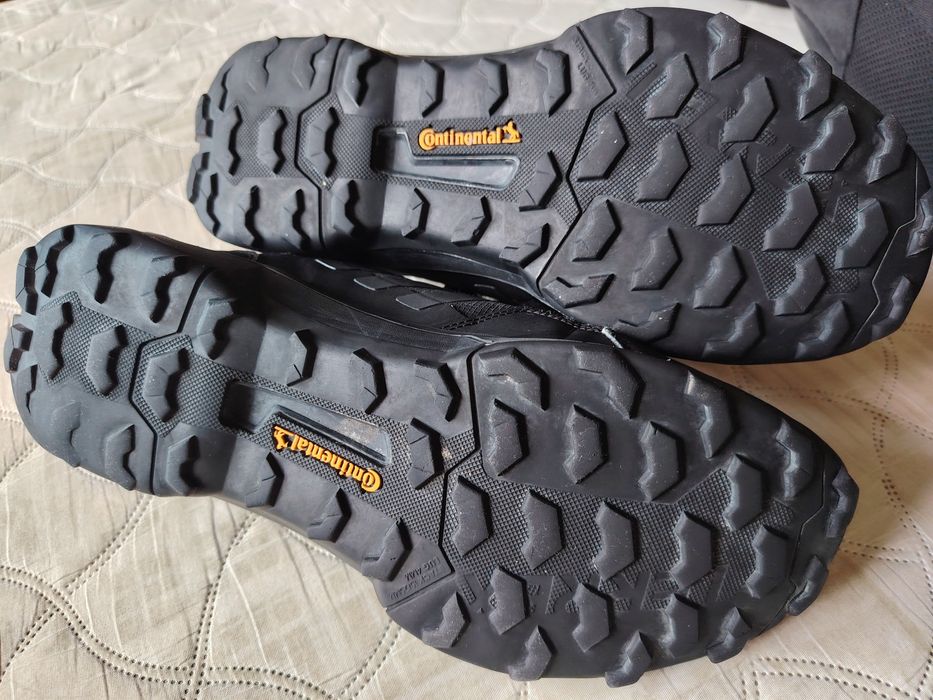 Продавам Адидаса GoreTex