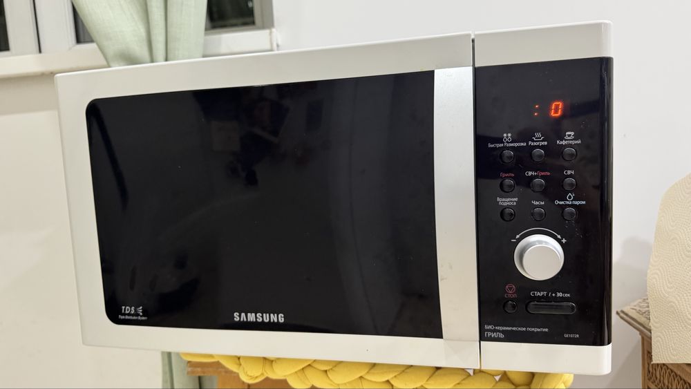 Микроволновая печь Samsung GE1072R. Б/У