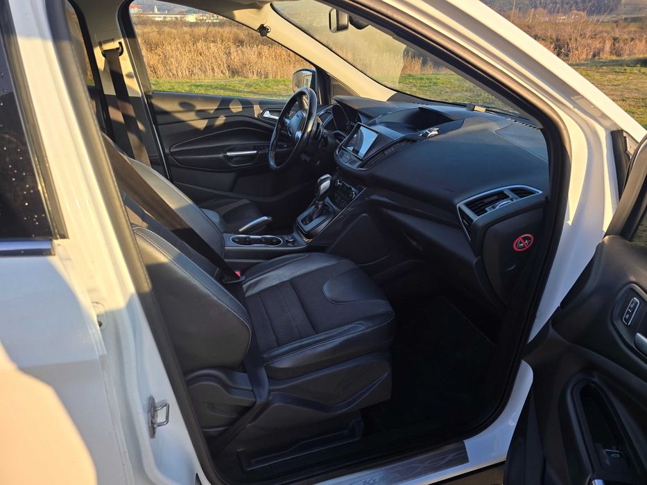 Ford Kuga 4x4 asistat 2.0 TDCI 163 cp