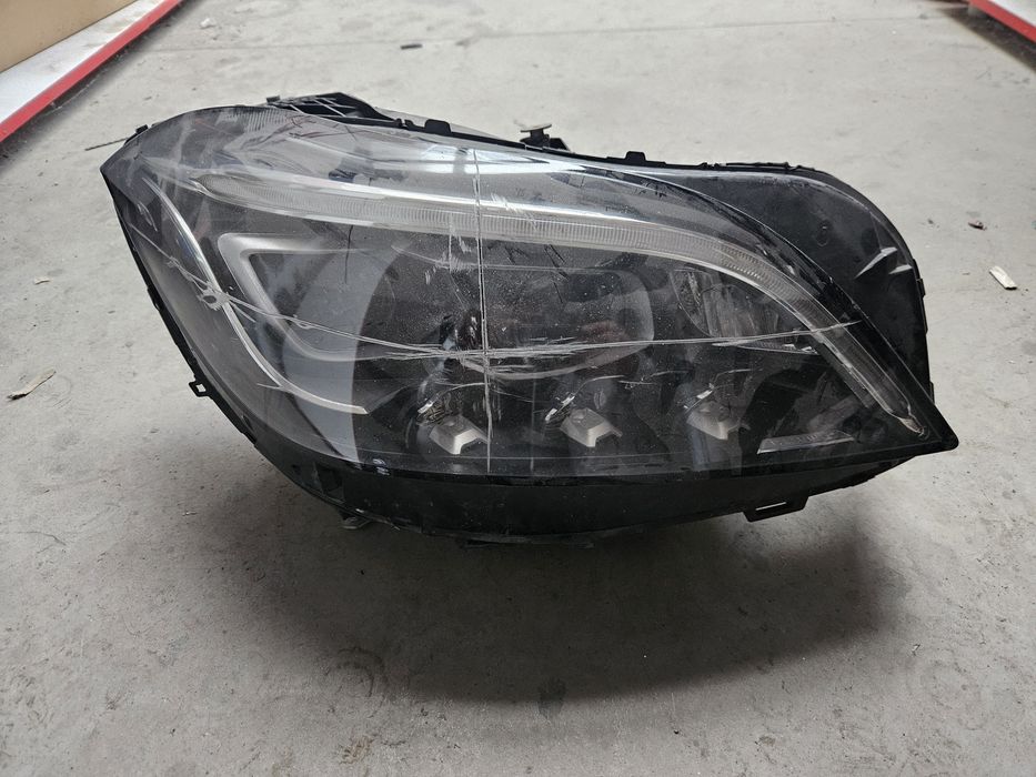 Vând far dreapta multibeam Mercedes cls