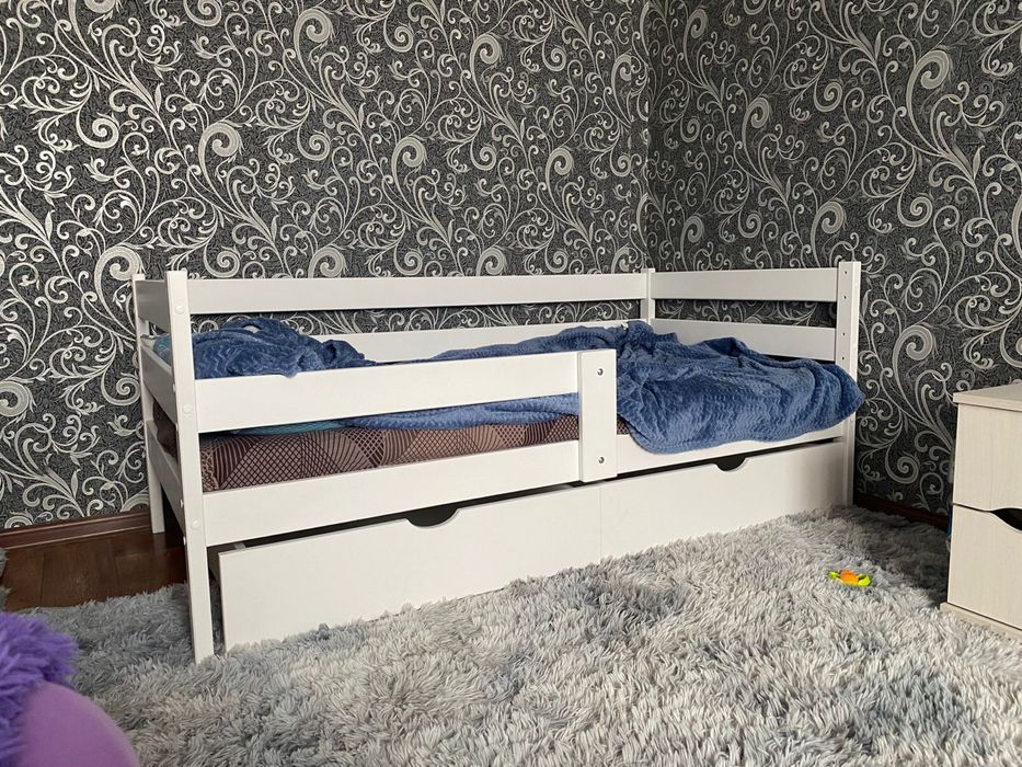 Продам детскую кровать 80/160