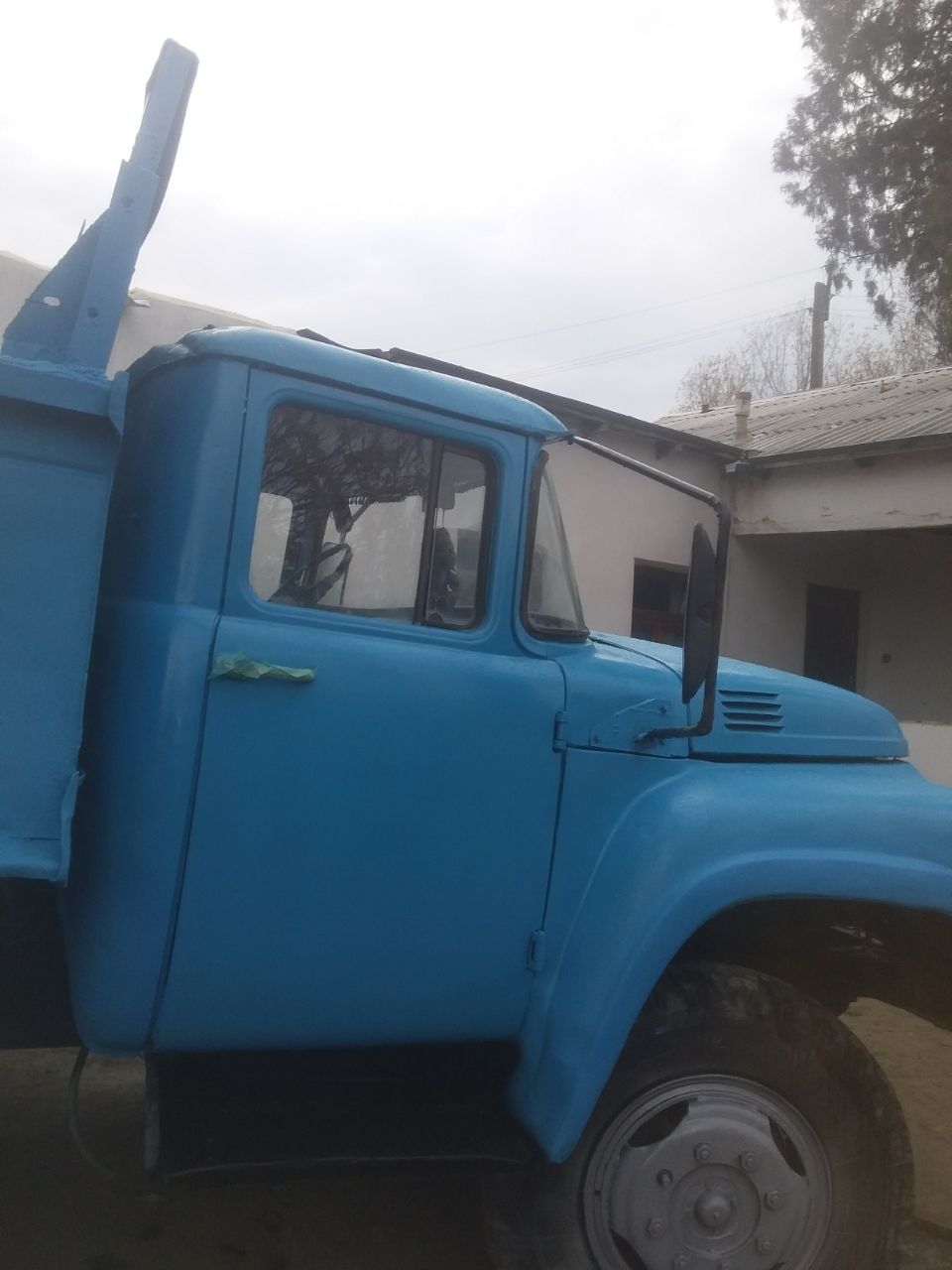 Zil 130 sotiladi