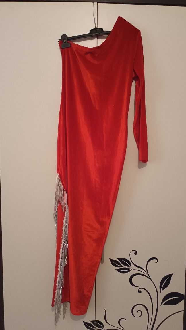 Женская одежда. Вечернее платье. Красное платье. Платье на выход.