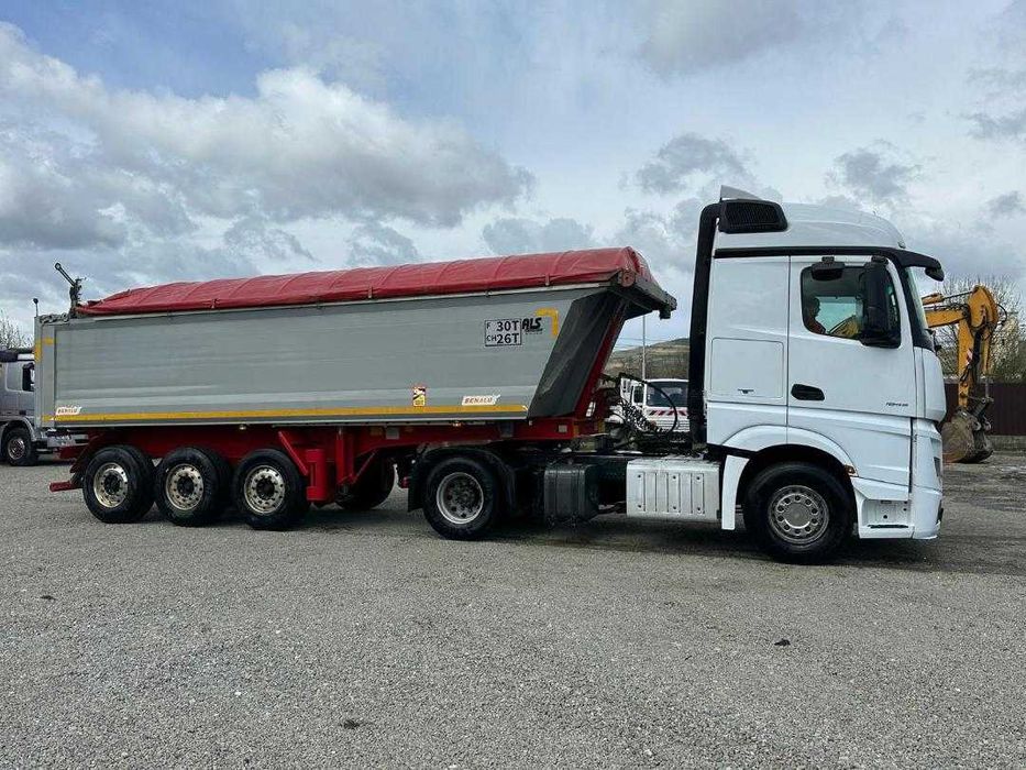 Semiremorca basculabila Benalu