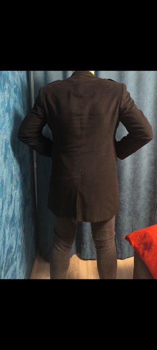 Vând palton bărbătesc mărimea L