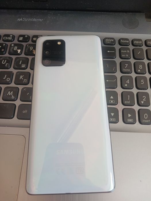 Samsung galaxy S10lite.  5G