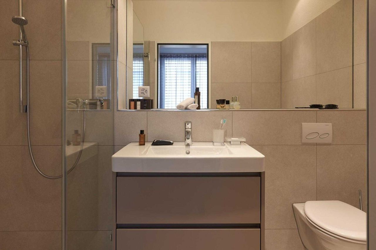 Дава се под наем Едностаен апартамент в София, Център - 50 кв.м за 357 € - Снимка #3
