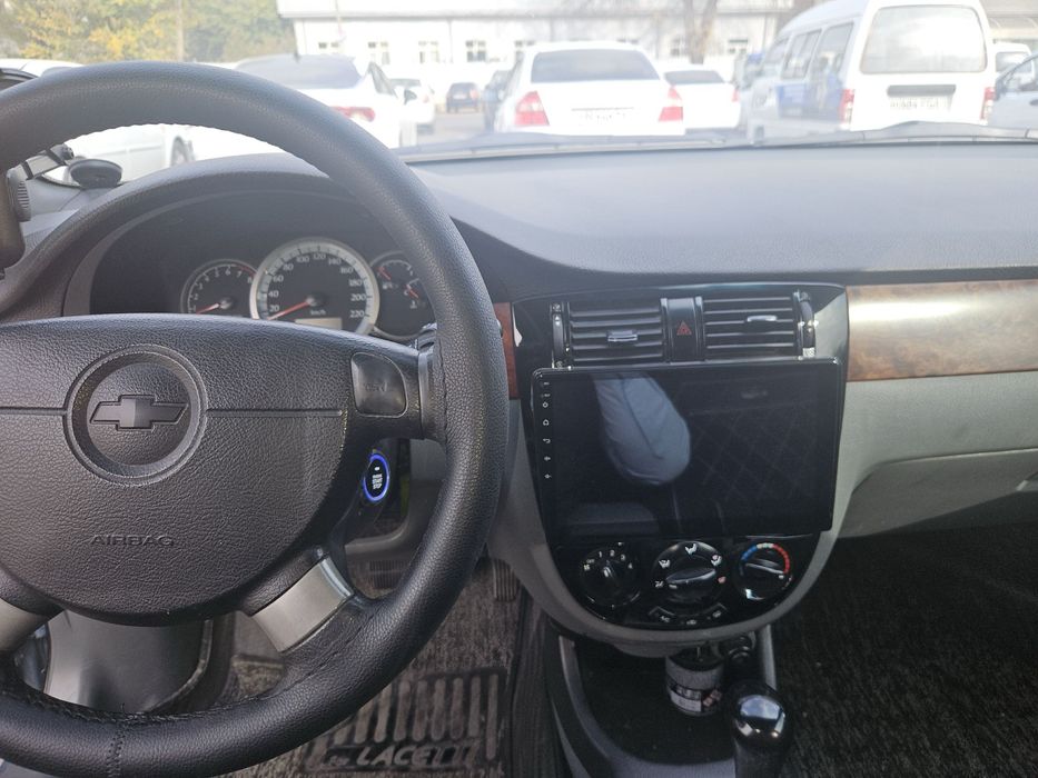 Ласети сотилади 2012 йил генам бор