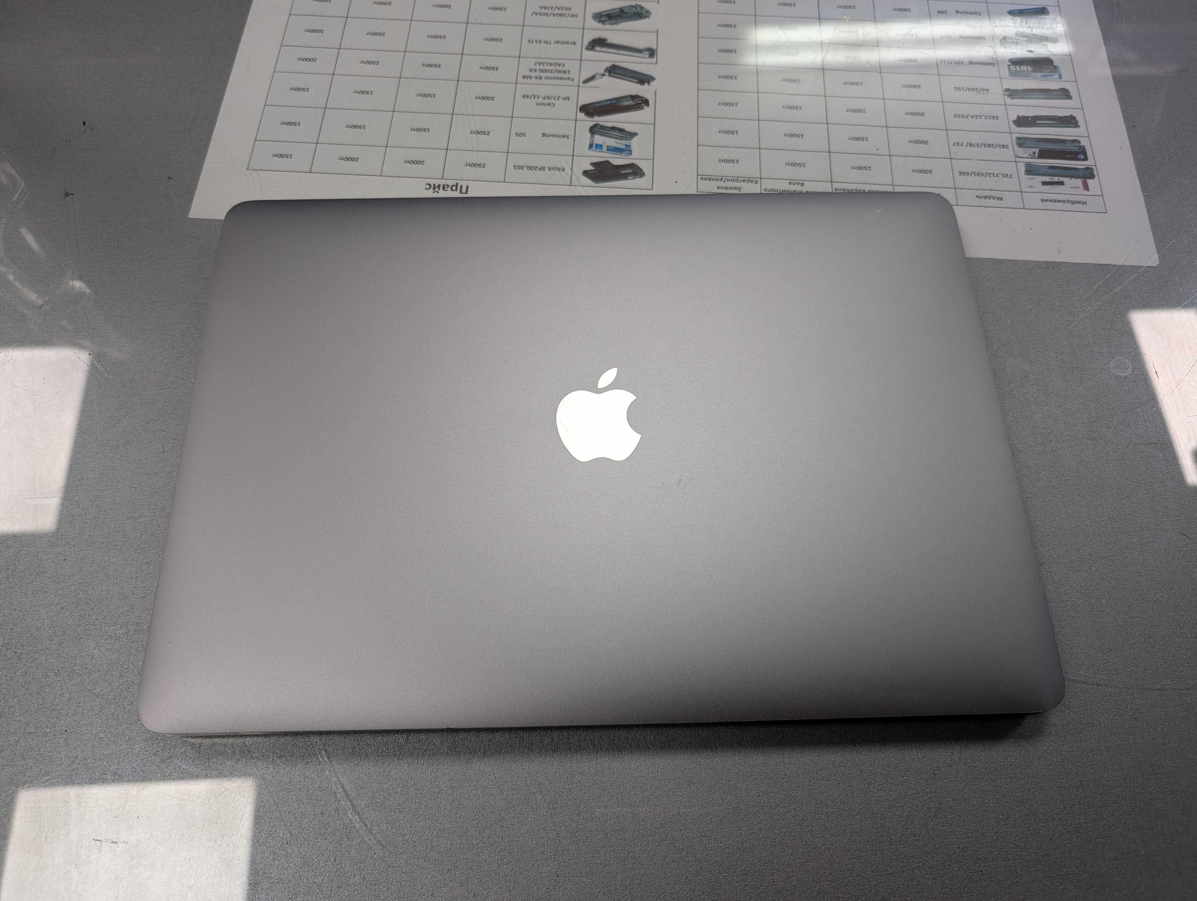 Apple MacBook Pro 2017 13" 8GB LPDDR3 128GB SSD