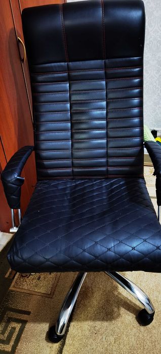 Продам кресло офисное
