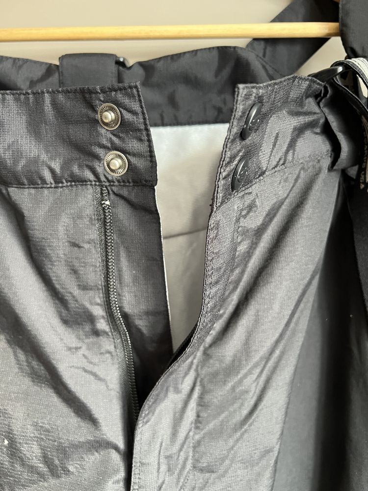 Pantaloni de schi