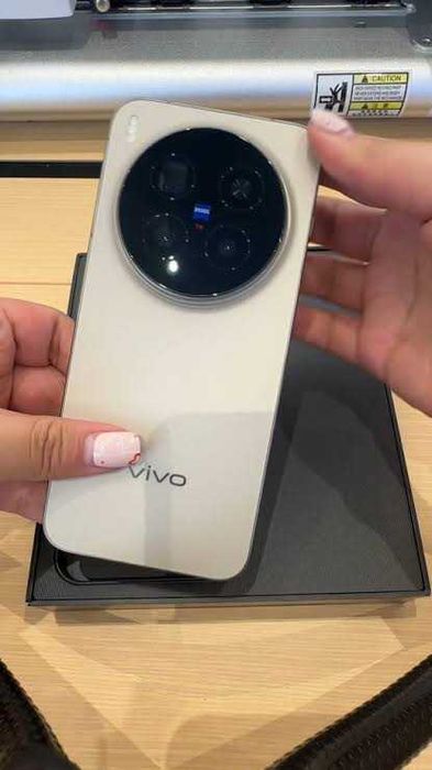 Vivo X300 Pro 5G Dual sim глобален с e-sim, Android auto, меню на BG