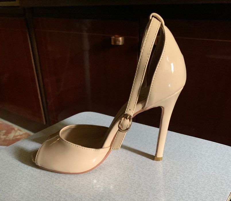 Продаются босоножки!