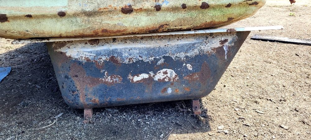 Cadă din fontă in stare bună