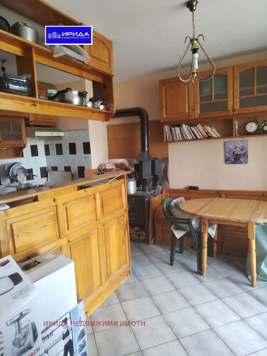 Просторен тристаен апартамент в Младост 3